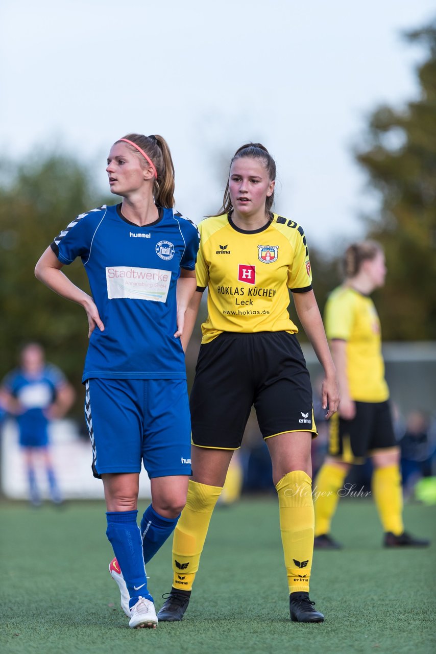 Bild 188 - F SSC Hagen Ahrensburg - SV Frisia 03 Risum-Lindholm : Ergebnis: 2:0